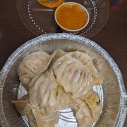 Everest Chicken Momo